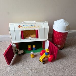 Fisher-Price Little People Classic Barn Playset - White & Red